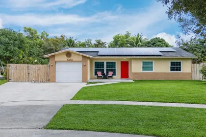 8330 NW 3rd St, Pembroke Pines FL 33024 Pembroke Pines, FL real estate