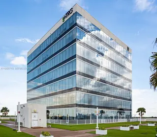 20200 W Dixie Hwy 1002 Hwy, Miami FL 33180 Miami, FL real estate