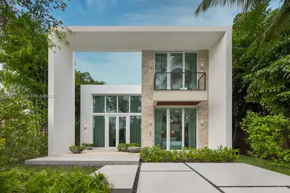335 W 46th St, Miami Beach FL 33140 Miami Beach, FL real estate