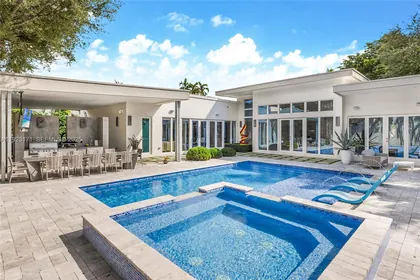 137 W Shore Dr W, Miami FL 33133 Miami, FL real estate