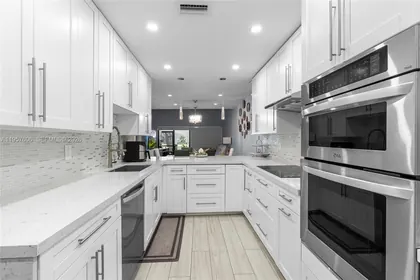 1064 NW 97th Ave, Pembroke Pines FL 33024 Pembroke Pines, FL real estate