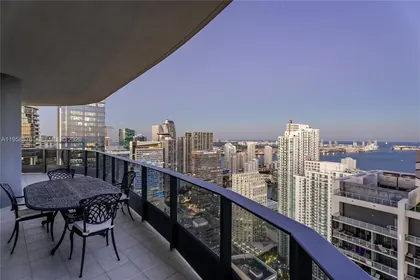 1000 Brickell Plz, Miami FL 33131 Miami, FL real estate